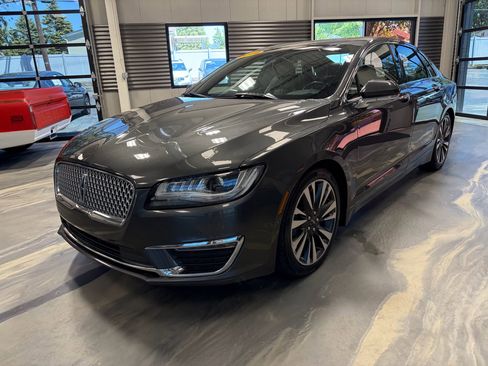 Used 2019 Lincoln MKZ Reserve FWD image 3