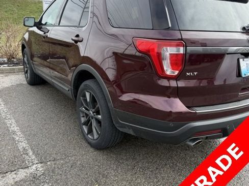 Used 2018 Ford Explorer XLT w/ Equipment Group 202A image 2