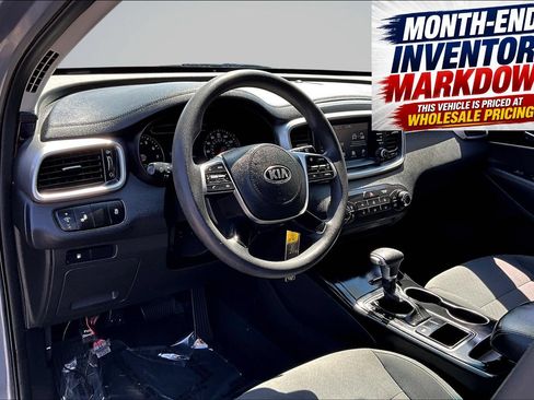 Used 2020 Kia Sorento LX FWD image 16