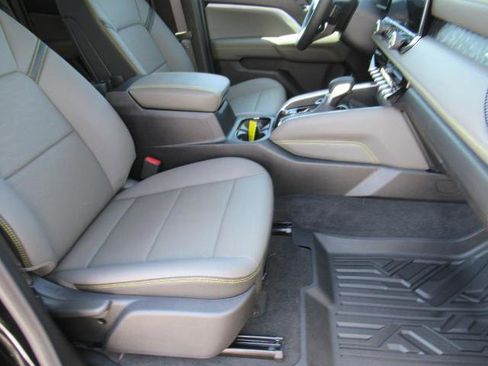 New 2025 Chevrolet Colorado ZR2 w/ ZR2 Bison Edition image 12