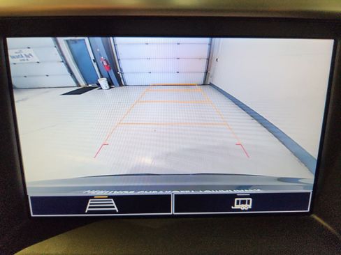 Certified 2023 GMC Acadia SLE w/ Elevation Edition image 9