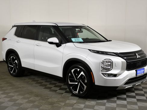 Used 2022 Mitsubishi Outlander SE AWD/4WD image 4