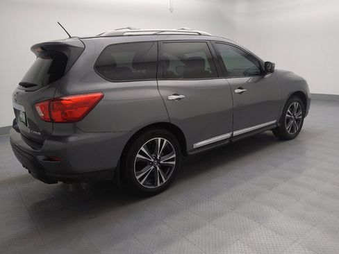 Used 2017 Nissan Pathfinder Platinum w/ Family Entertainment Package image 10