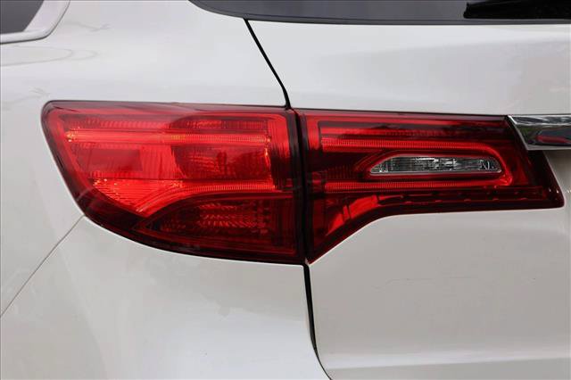 Used 2017 Acura MDX w/ Technology Package AWD/4WD image 11