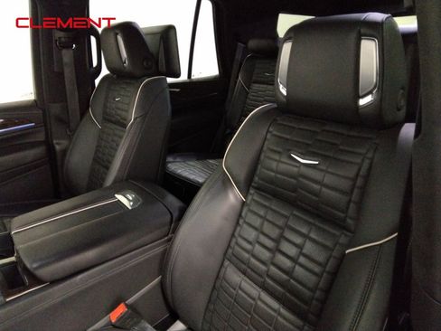 Used 2023 Cadillac Escalade Sport Platinum w/ LPO, ONYX Package image 34