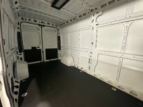 Used 2025 RAM ProMaster 2500 w/ Convenience Group FWD image 13