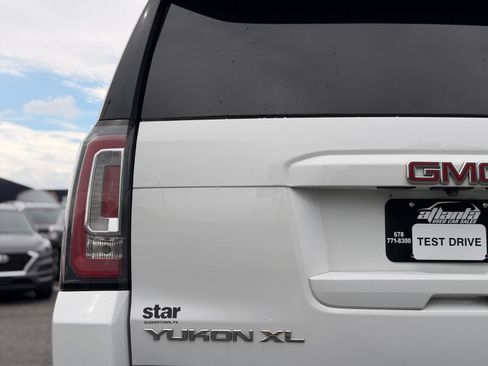 Used 2017 GMC Yukon XL SLT AWD/4WD image 9