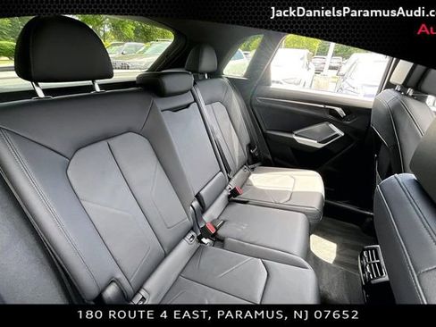 Used 2025 Audi Q3 2.0T Premium w/ Convenience Package AWD/4WD image 19