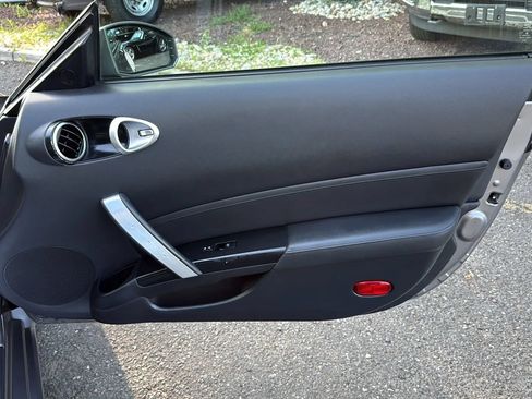 Used 2007 Nissan 350Z Touring RWD image 15