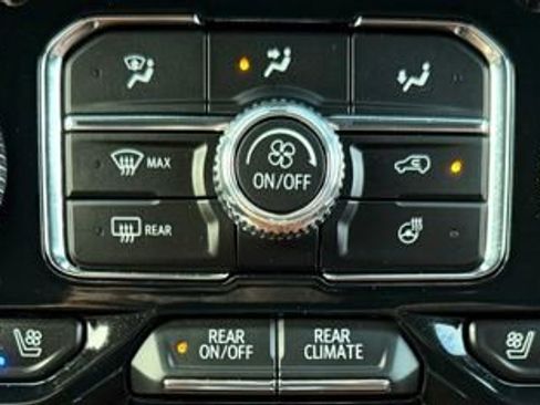 Used 2024 GMC Yukon XL Denali Ultimate image 31