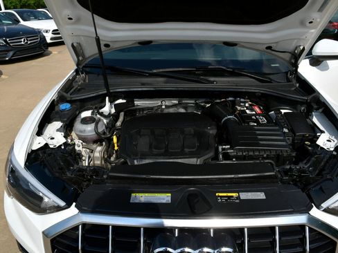 Used 2020 Audi Q3 2.0T Premium image 32