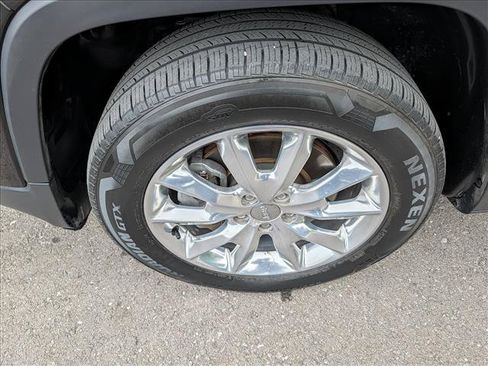 Used 2015 Jeep Cherokee Limited AWD/4WD image 9
