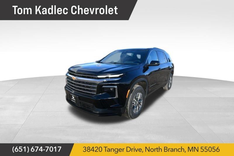 Used 2025 Chevrolet Traverse LT AWD/4WD image 1