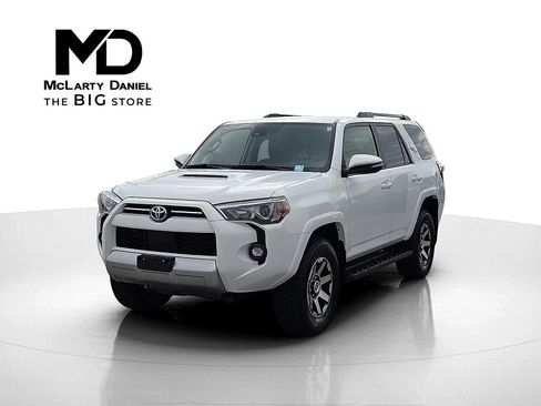 Used 2024 Toyota 4Runner TRD Off-Road Premium image 2