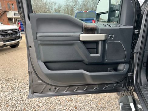 Used 2022 Ford F250 Lariat w/ Lariat Ultimate Package image 11