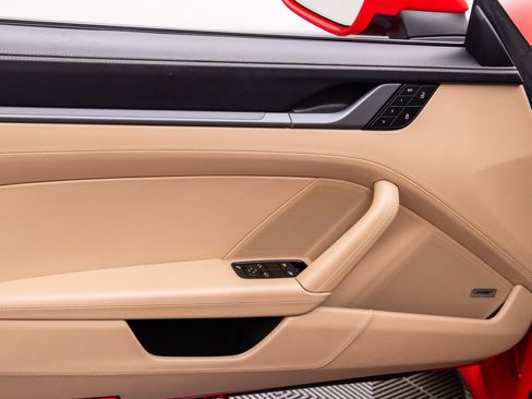 Used 2022 Porsche 911 Carrera image 14
