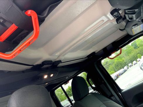 Certified 2024 Jeep Wrangler Unlimited Sport AWD/4WD image 12