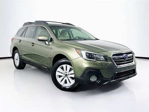 Used 2018 Subaru Outback 2.5i Premium image 1