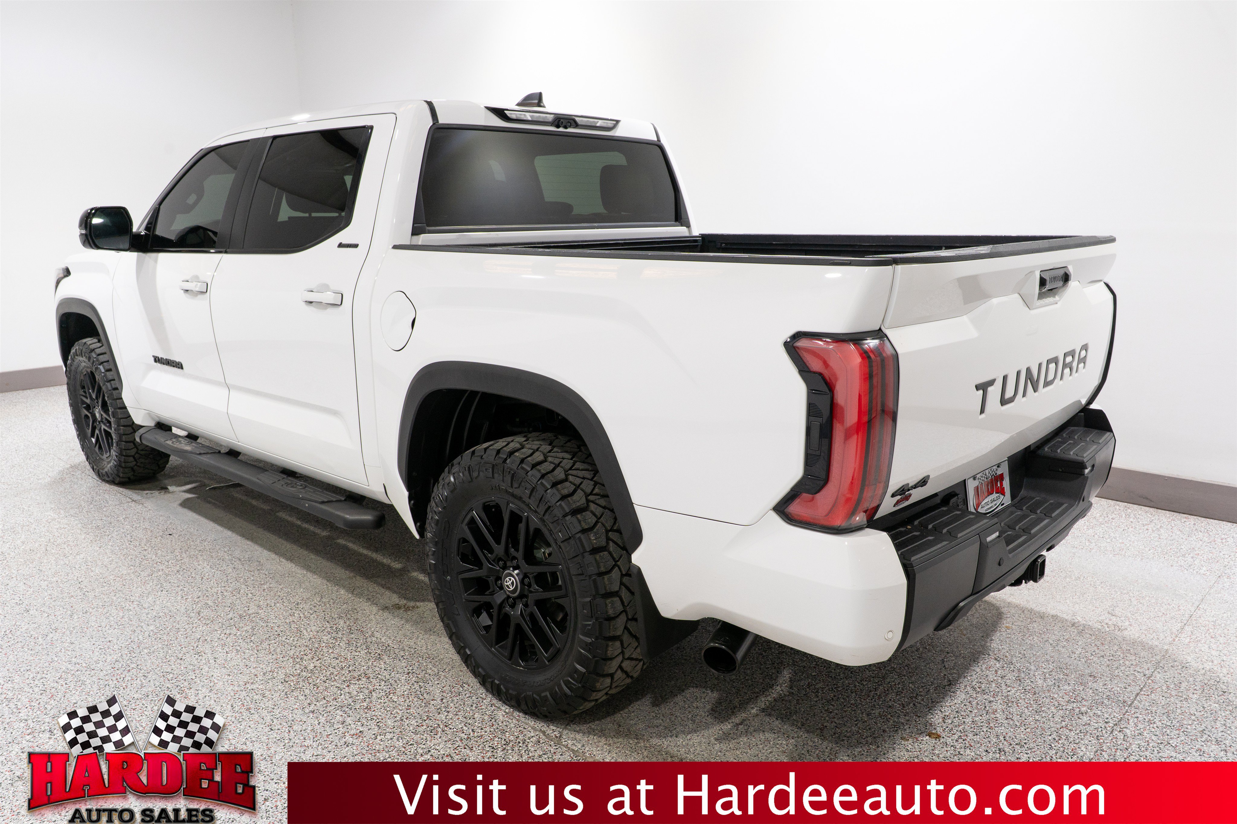 Used 2025 Toyota Tundra Limited AWD/4WD image 3