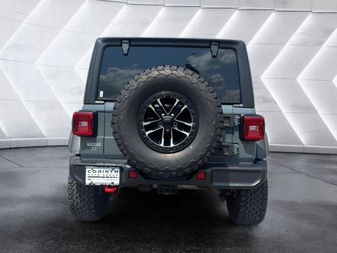 Used 2025 Jeep Wrangler Unlimited Rubicon w/ XTREMEE 35" Tire Package AWD/4WD image 6