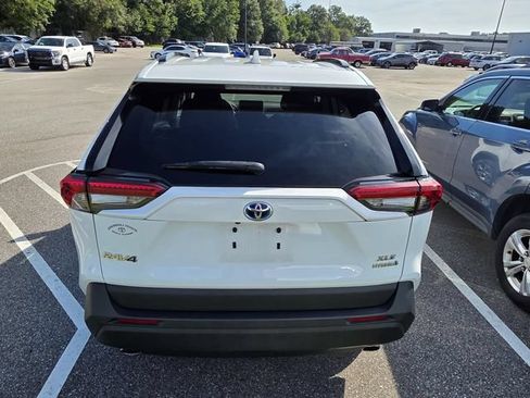 Used 2024 Toyota RAV4 XLE AWD/4WD image 3