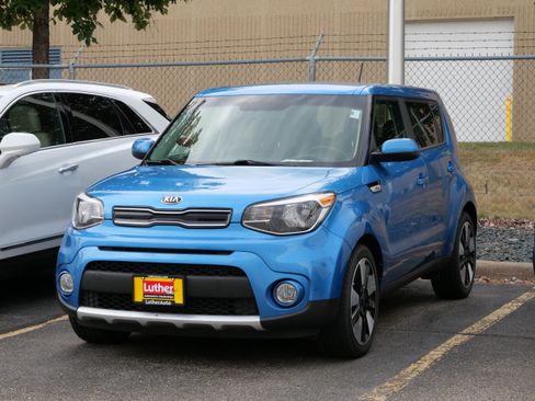Used 2018 Kia Soul + FWD image 3