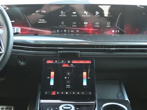 Used 2025 Cadillac Escalade V image 5