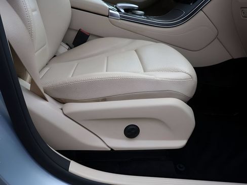 Used 2018 Mercedes-Benz GLC 300 4MATIC image 12