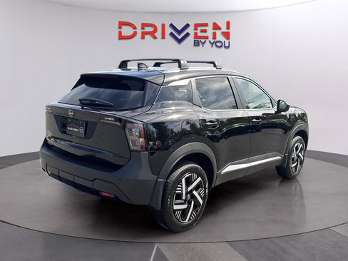 New 2026 Nissan Kicks SV w/ Charging Package FWD image 5