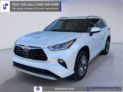 Used 2021 Toyota Highlander Platinum FWD image 1