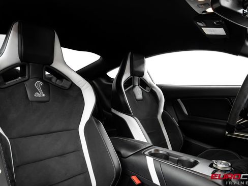 Used 2022 Ford Mustang Shelby GT500 w/ Technology Package RWD image 39