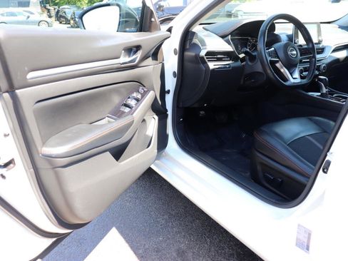 Used 2024 Nissan Altima 2.5 SR FWD image 10