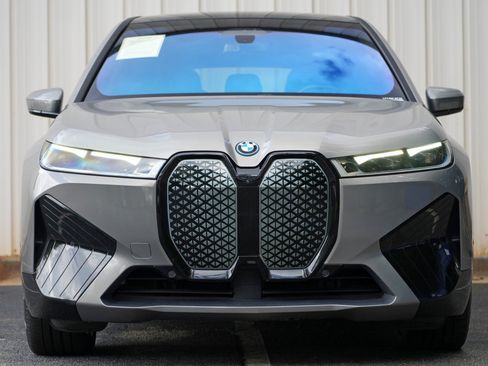 Used 2023 BMW iX xDrive50 w/ Ultimate Package 2 AWD/4WD image 7