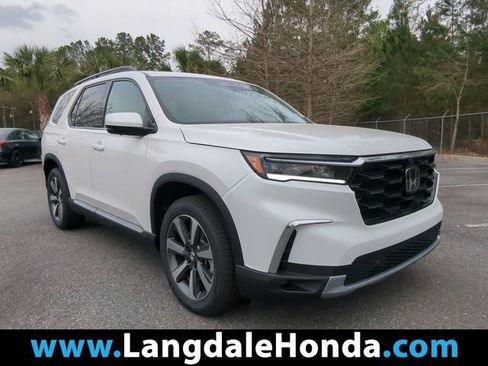 Used 2024 Honda Pilot Elite image 1