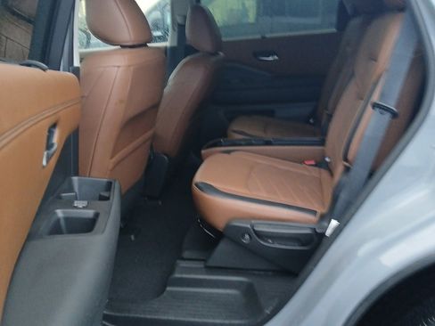 Used 2022 Nissan Pathfinder Platinum w/ Cargo Package image 13