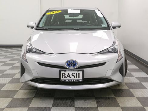 Used 2016 Toyota Prius Two image 3