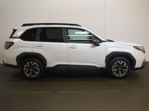 Used 2026 Subaru Forester Premium AWD/4WD image 3