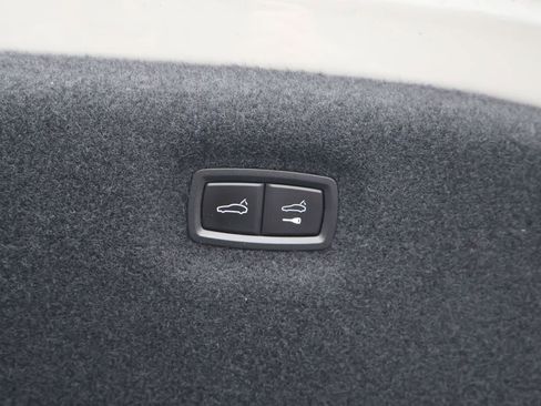 Used 2022 Porsche Taycan image 50