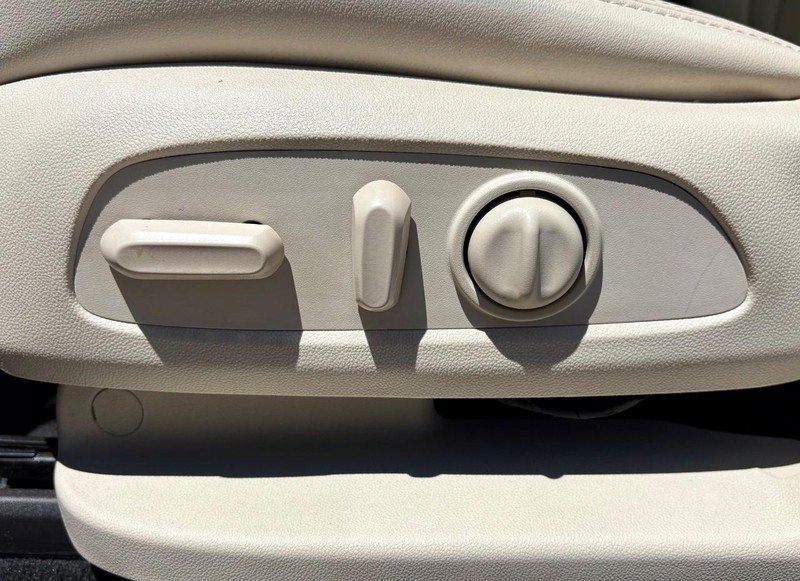 Used 2023 Buick Enclave Essence w/ Experience Buick Package FWD image 31