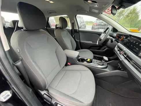 Used 2025 Kia K4 LX FWD image 27