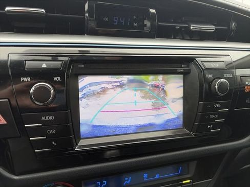 Used 2015 Toyota Corolla S FWD image 17