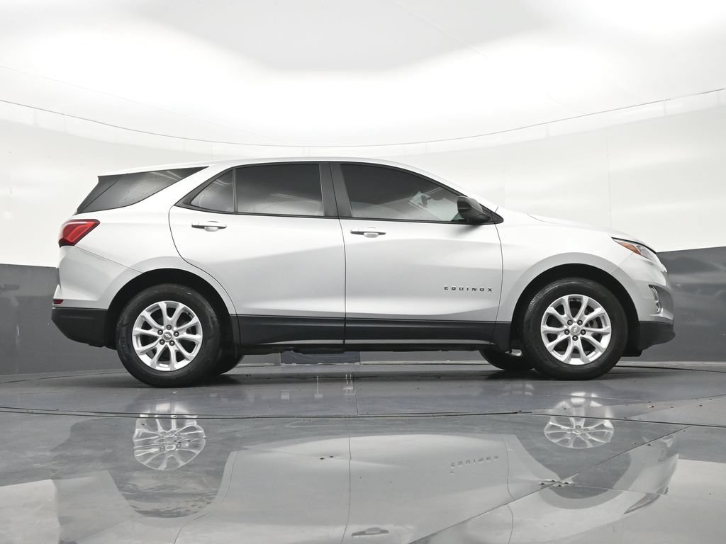 Used 2021 Chevrolet Equinox LS FWD image 30