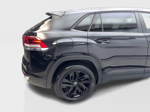 Used 2023 Volkswagen Atlas Cross Sport SE w/ Panoramic Sunroof Package FWD image 16