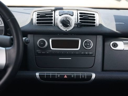 Used 2012 smart fortwo pure RWD image 26