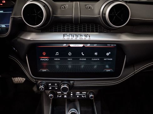Used 2020 Ferrari Portofino RWD image 48