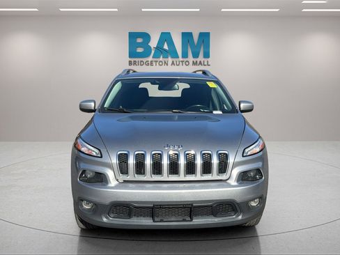 Used 2015 Jeep Cherokee Latitude image 2