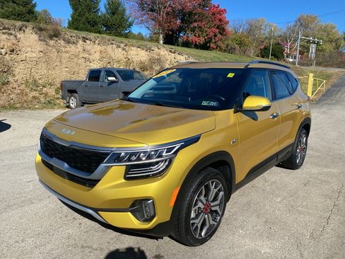 Used 2022 Kia Seltos SX w/ Sunroof Package image 7