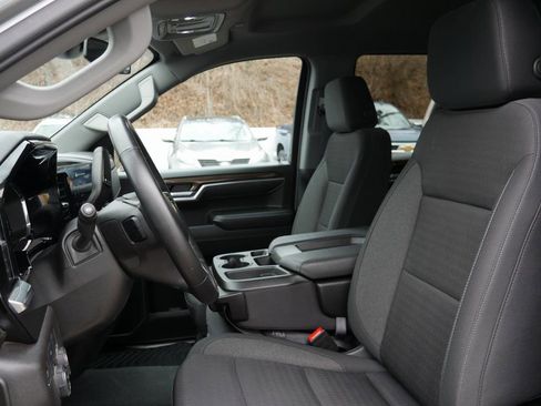 Used 2025 Chevrolet Silverado 1500 LT image 9