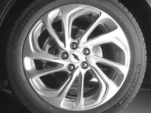 New 2027 Chevrolet Bolt LT FWD image 20