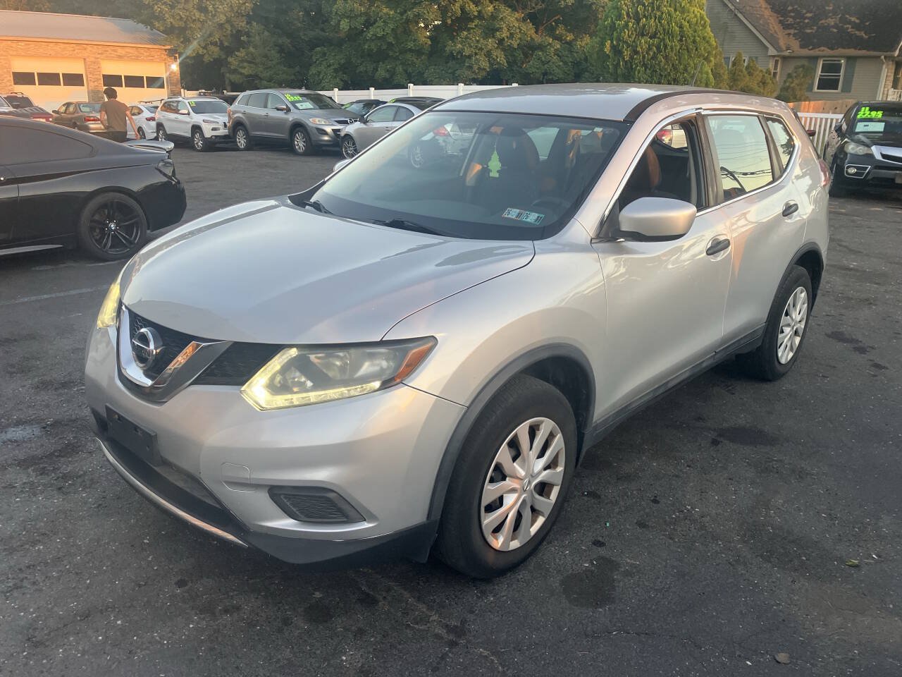 Used 2016 Nissan Rogue S AWD/4WD image 2